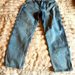 Women’s Abercrombie Cropped Mom High Rise Blue Jeans size 4